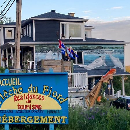 Suite 2 Fleche Du Fjord Vue Saguenay Mont Valin Saint-Fulgence Exterior foto